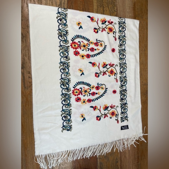 100% Cashmere Embroidered Floral Pashmina Scarf - Picture 1 of 7
